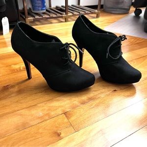 Xappeal suede black heels